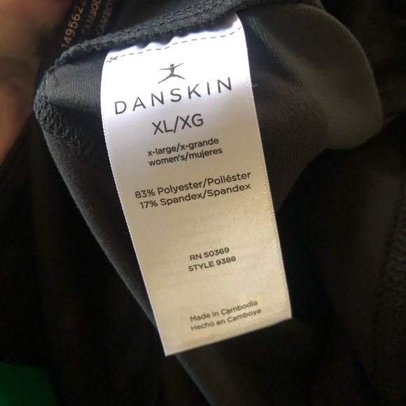 Danskin Camo Print High Rise 7/8 Leggings with Pockets Black Gray NEW - Picture 8 of 11